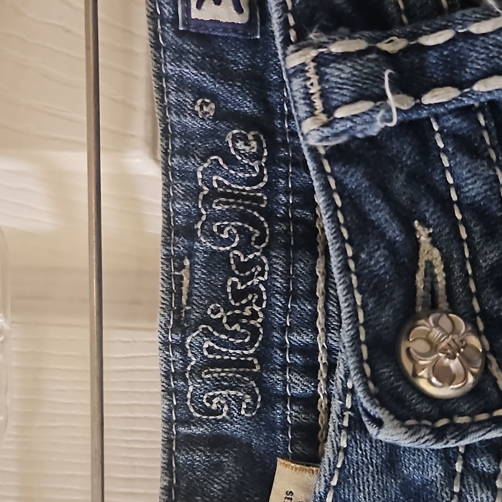 Jeans - Picture 2 of 4